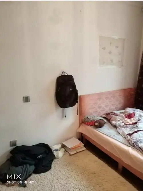 凤起路地铁口附近,孩儿巷白泽弄小区次卧转租
