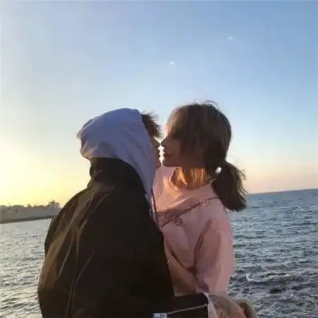 浪漫的让人害羞的双人甜蜜情侣图片,超甜的情侣图片
