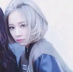 短发染色
