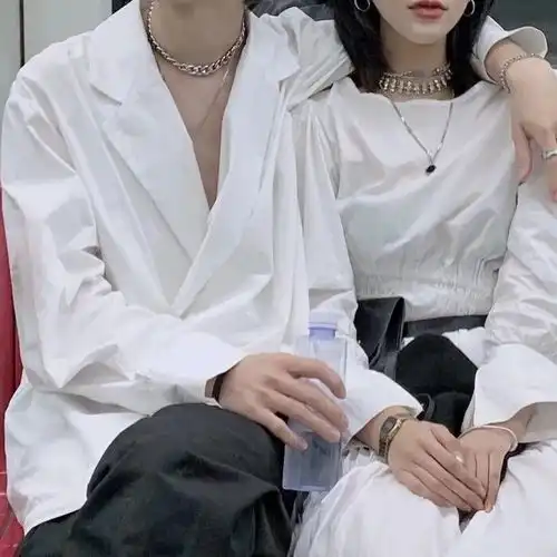 婚纱是梦想而婚姻太沉重,你同意吗
