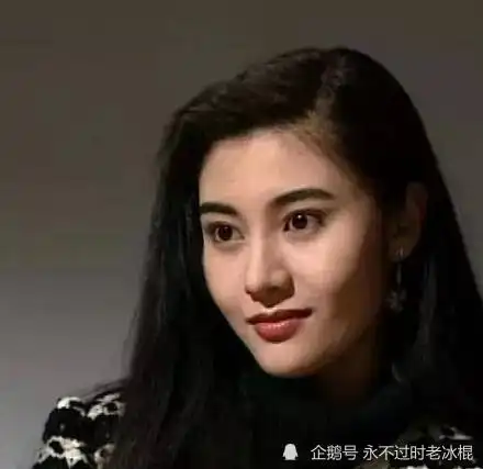 38岁嫁进豪门,李嘉欣告诉女人想要活得好,光靠美貌是不够的
