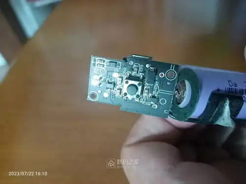 78元买的无刷小风扇摔地上了,维修拆机
