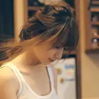 三个闺蜜用的头像,要分开的,一人一个,不要真人正面的,卡通或者侧面都可以
