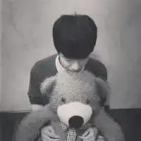 情侣头像都是抱着熊的灰色头像求一张男的头像急
