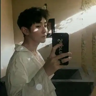 qq男生帅气冷酷的头像情深意重标准好男生
