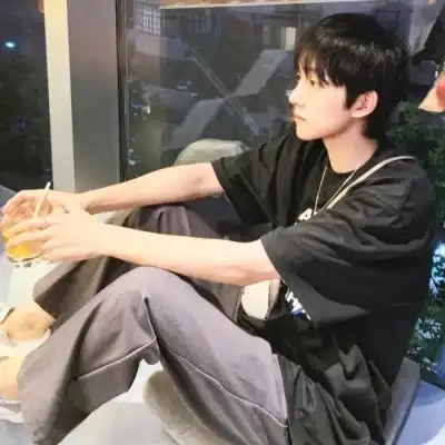 清新自然真人男头,头像男生清纯自然
