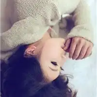 求这张qq情侣头像的另一半
