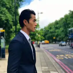 光头男模朴成镇痞帅说的就是他
