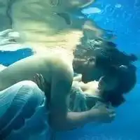 背景海蓝色的女生头像qq头像背景女生

