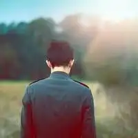 qq男生背影头像伤感的,孤独寂寞的男人
