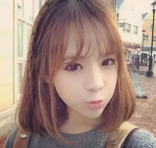 女人剪了短发,竟然美的老公都不认识了
