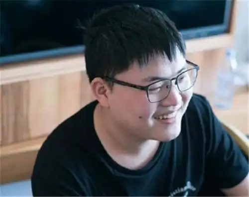 uzi放话不打ad了,没有继续训练的必要,除非回rng用他们的专线

