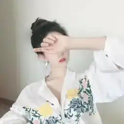 闺蜜头像哭的时候你还在我身边
