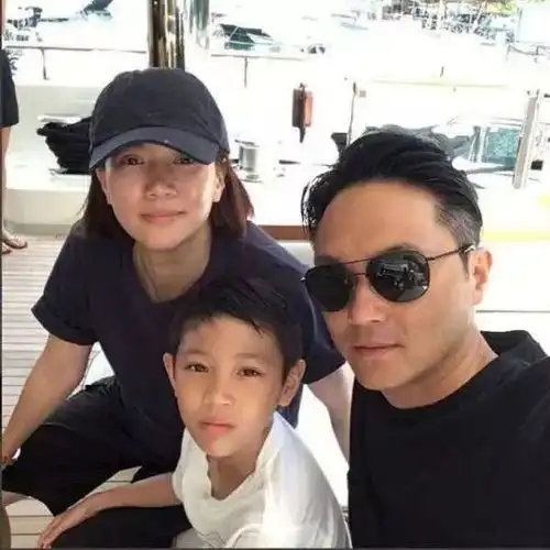 张智霖袁咏仪在一起26年甜如初恋,其实他们爱情保鲜方式很简单
