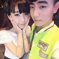 情侣头像带帽子的趁我病拿我命好看的情侣qq头像

