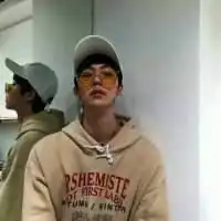 男生微信头像用自拍照微信头像图片大全
