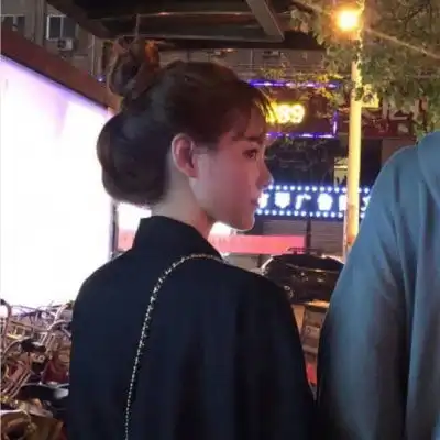 情侣头像分开一人一半背影唯美深情定是铭心刻骨
