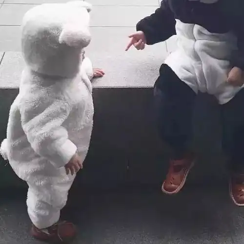有没有可爱的小孩子情侣头像鸭
