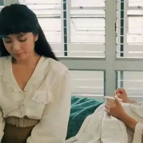 ins背景图港风女头啊
