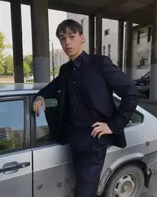 两种大相径庭的男友类型,你投给哪一个小狮妹都好想要啊啊啊
