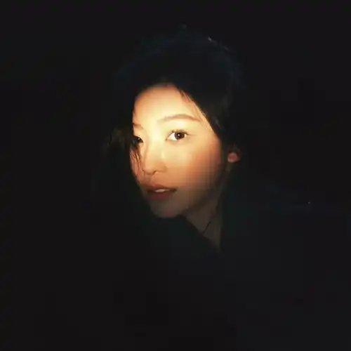头像易梦玲氛围感头像
