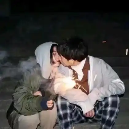 最新好看微信情侣头像幸福甜蜜的,你是我的唯一

