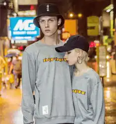 广州如视界摄影moko广州香港街拍潮牌港风网红店主风情侣装淘宝服装拍摄影
