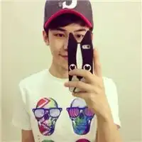 求一些类似于这样的情侣头像拜托多一点谢谢
