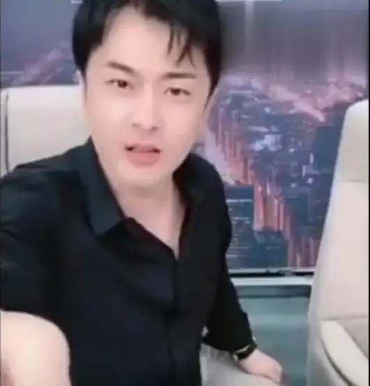 辛巴去年营业额450亿并喊话让二驴道歉,辛巴称永远不抛妻弃子
