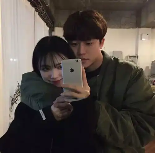 情侣头像一男一女
