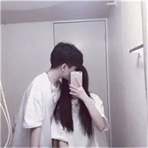 人生一大幸事就是我们相爱了,情侣头像真人一对两张
