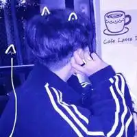 2019男生韩版最新最火蓝色头像
