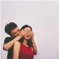qq头像对眼吗女生气质
