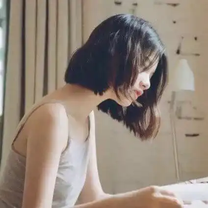 短发女生个性头像
