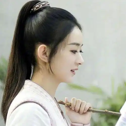 美人计有翡新剧照里的赵丽颖,找到了最适合圆脸女生的发型
