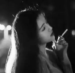 女生口臭牙还是黄黄的,注意这三个细节,牙齿会越变越白
