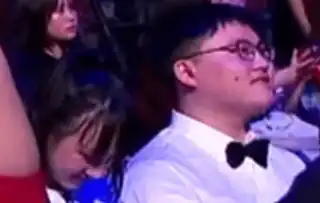uzi女友参加全明星,现场照片见光死,和糖小幽没得比
