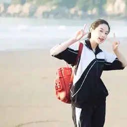 微信情侣头像岁月漫长,而你值得被等待
