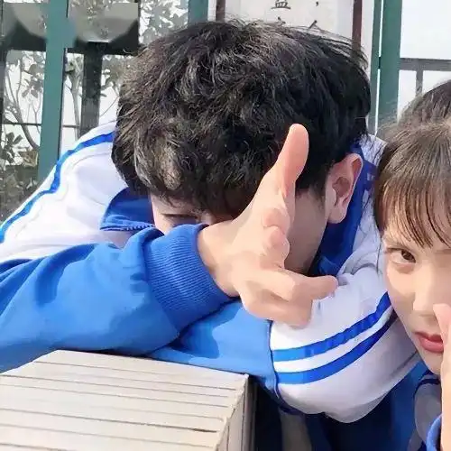情侣头像一对两张那些与你絮叨的日常里,藏着

