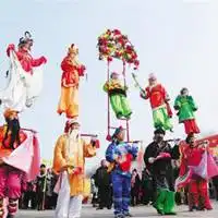 赶庙会朋友圈配图北方逛庙会热闹配图图片

