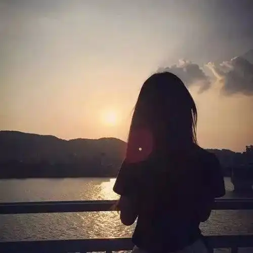 抖音热门情侣头像太刺激,一般人不敢用
