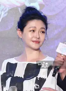 大小s闺蜜团红毯照,范晓萱美的像瓷娃娃,大s这比例看着像170
