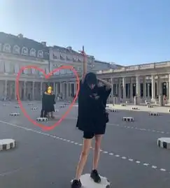 迪丽热巴七夕发了啥单身狗时期看情侣的小表情也太可爱了吧
