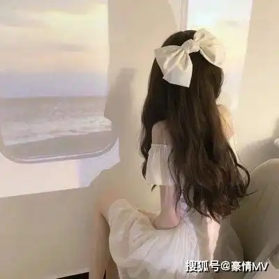 2022好看的女生背影头像真人
