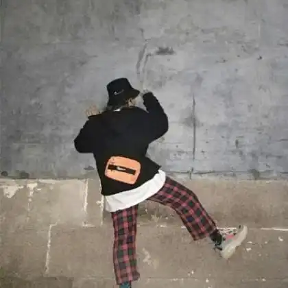 好看的微信背影情侣头像高清一男一女
