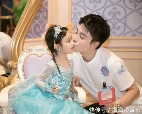 李小璐身穿哺乳衣出镜,引发网友热议,纷纷喊话贾乃亮
