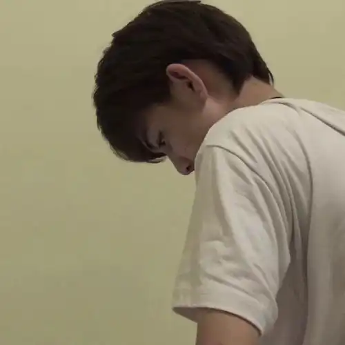 不露脸男头我永远臣服于温柔,而你恰似温柔
