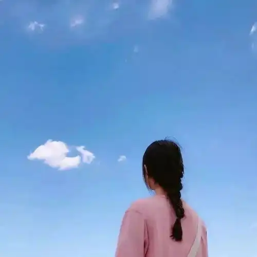 超美背影女生头像
