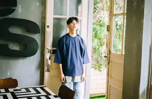盐系男孩怎么穿搭当代男青年最强搭配模板许光汉了解一下
