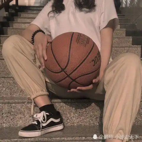 最近流行篮球女孩头像,秀儿都想换,班主任看了也说好
